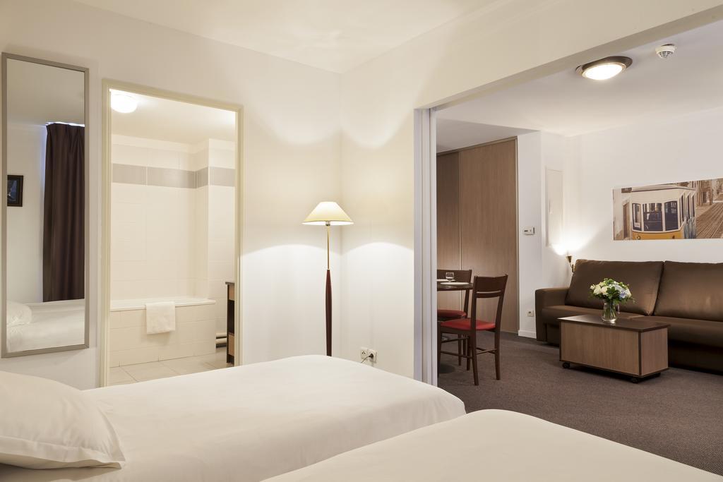 Comfort Suites Le-Port-Marly Paris Ouest Le Port-Marly Exteriör bild