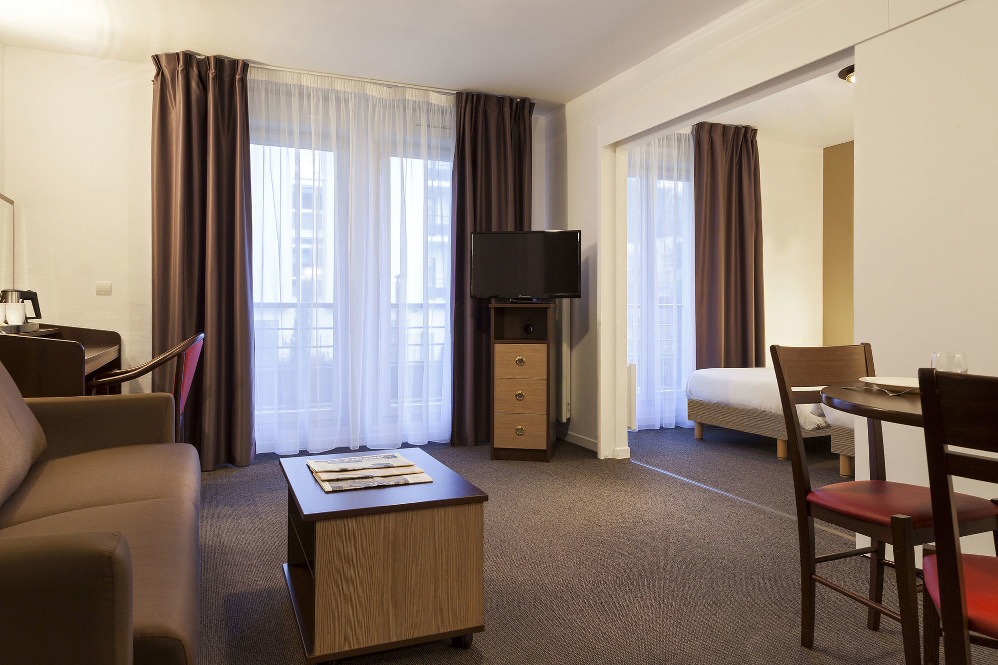 Comfort Suites Le-Port-Marly Paris Ouest Le Port-Marly Rum bild