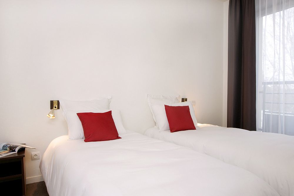 Comfort Suites Le-Port-Marly Paris Ouest Le Port-Marly Exteriör bild