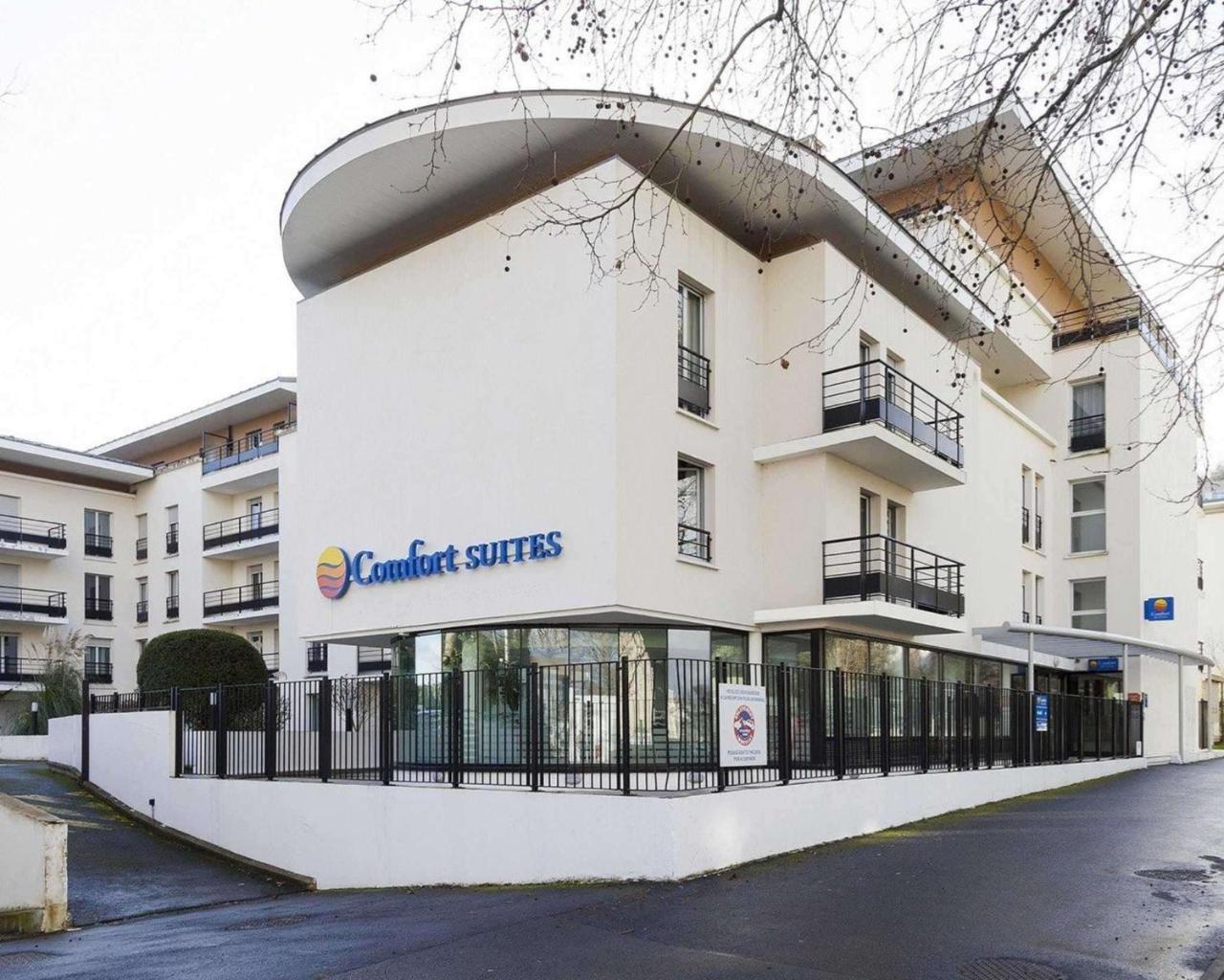 Comfort Suites Le-Port-Marly Paris Ouest Le Port-Marly Exteriör bild