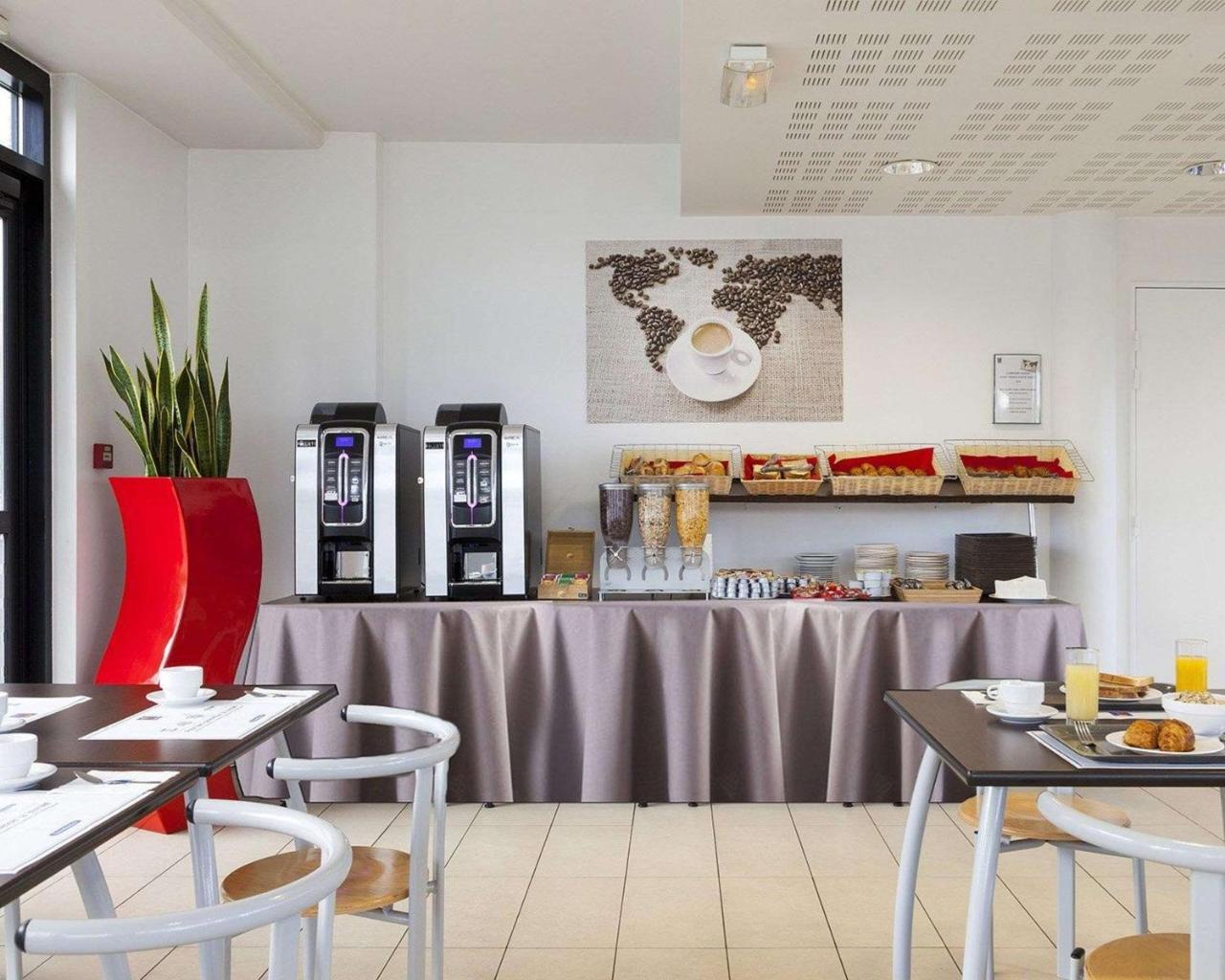 Comfort Suites Le-Port-Marly Paris Ouest Le Port-Marly Exteriör bild
