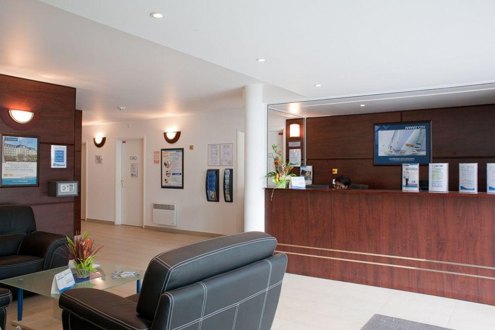 Comfort Suites Le-Port-Marly Paris Ouest Le Port-Marly Exteriör bild