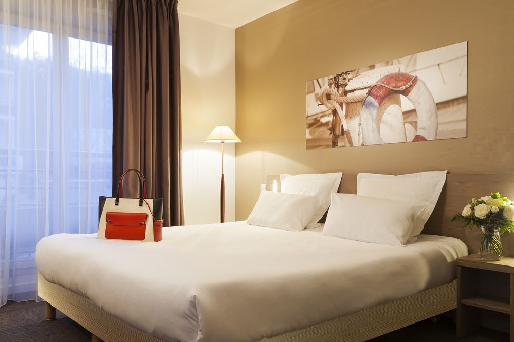 Comfort Suites Le-Port-Marly Paris Ouest Le Port-Marly Exteriör bild