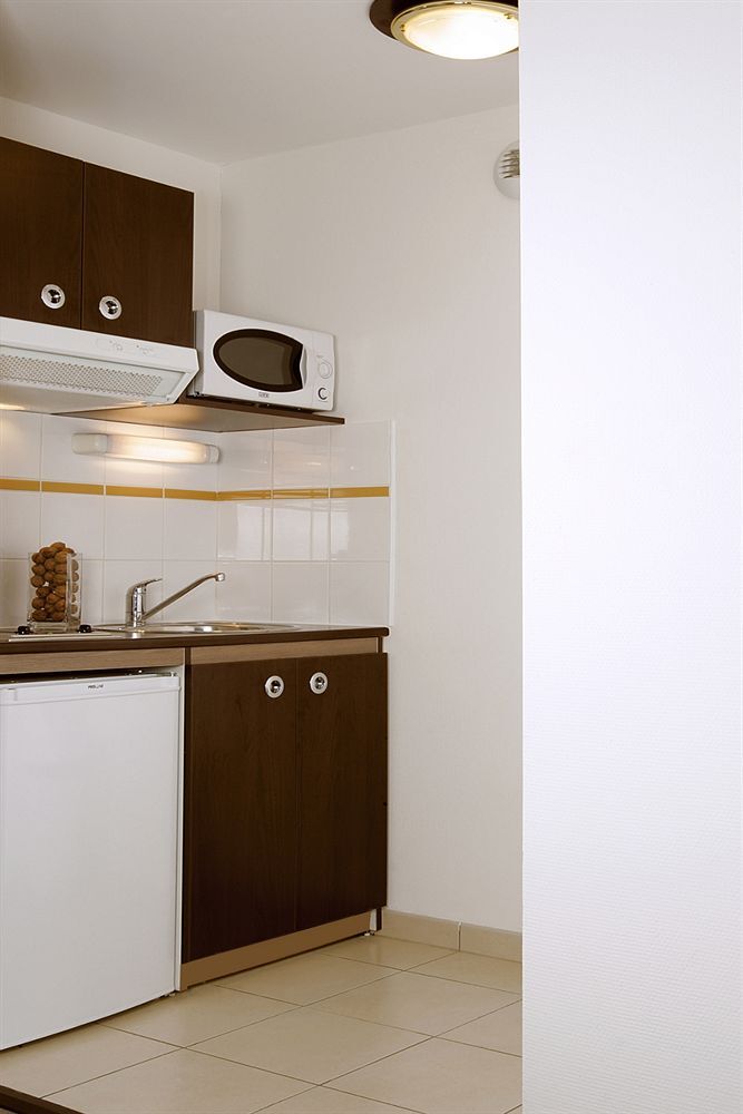 Comfort Suites Le-Port-Marly Paris Ouest Le Port-Marly Exteriör bild